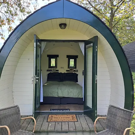 Uit De Kunst Appel Gerendaház *